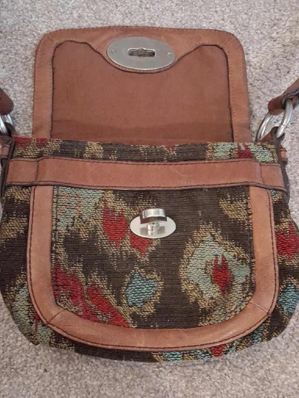 Vintage Fossil Brown Leather Tapestry Multicolor Turn Lock Crossbody Purse.
